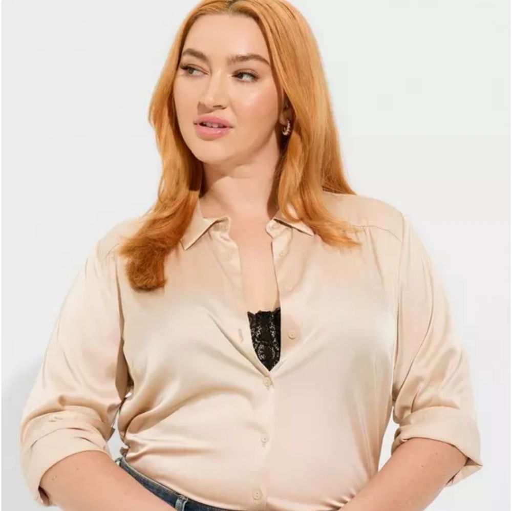 NWT Torrid Madison Satin Button-Up Long Sleeve Shirt Size 1X 14-16